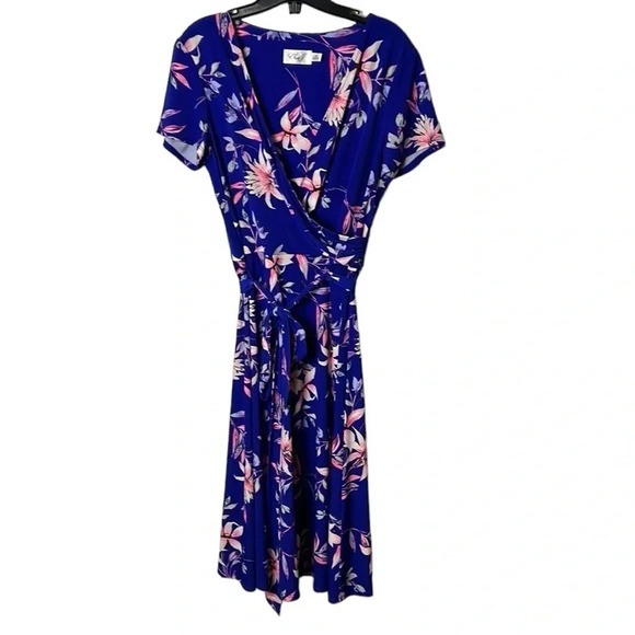 ELIZA J faux wrap floral dress. Fit&flare,belted,surplice, cap sleeves, - Picture 5 of 10